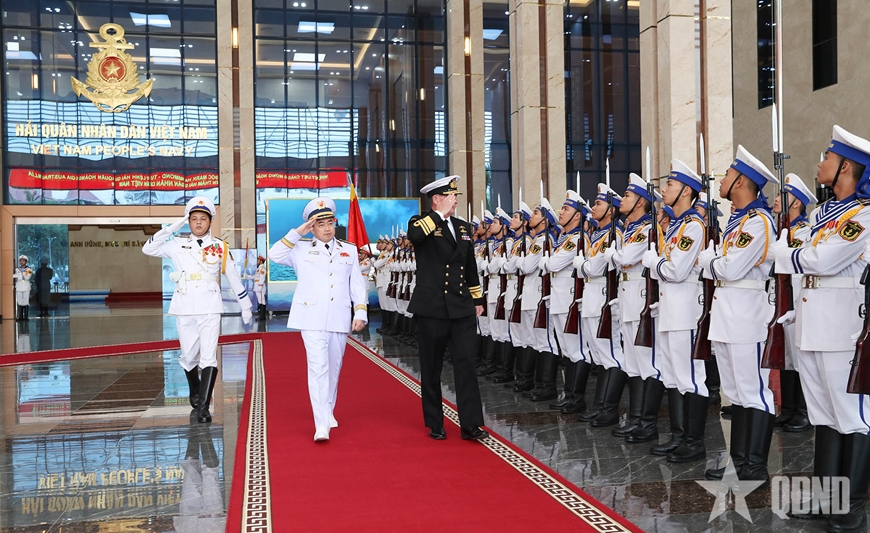 Commander of Royal Australian Navy visits Vietnam
